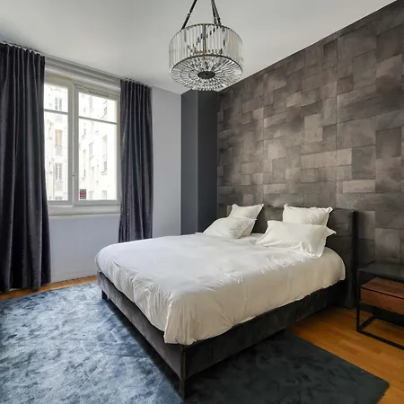 Bugeaud Luxury Apartament Paryż