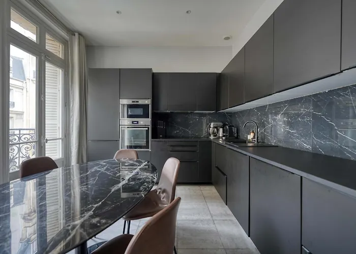 Apartment Av Experiences - Bugeaud Luxury Paris